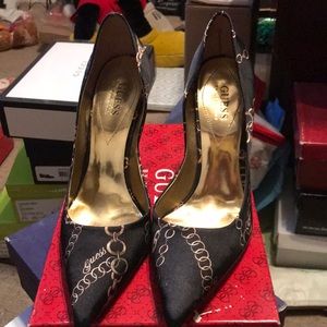 Beautiful Guess Pumps